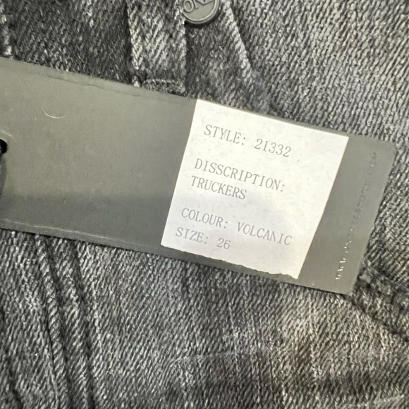 One Teaspoon Truckers Mid Waist Straight
Leg Denim Jeans size 26 AU/ 4 US NWT - Picture 8 of 13